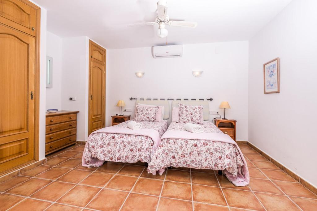 A Algemesi * Moraira